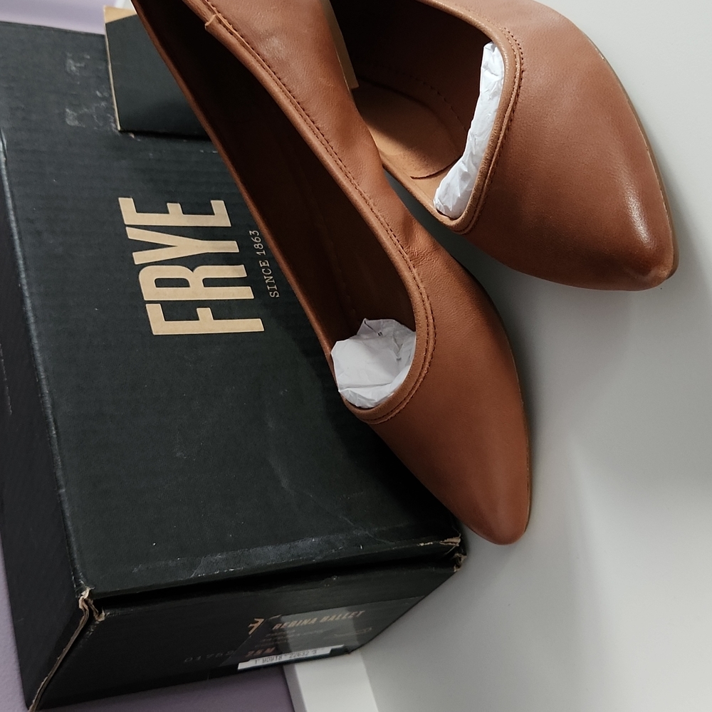 Frye Regina Ballet flats new in box size 7.5 cognac